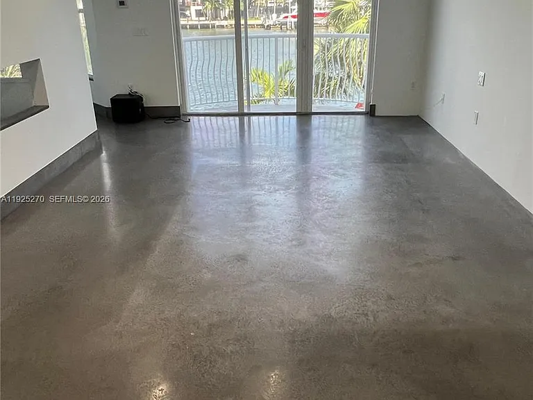 21025 NE 38th Ave #81 — Photo 12