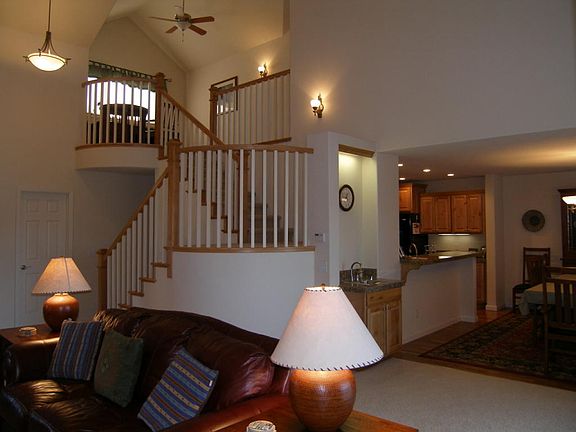 3rd image of 70 River Rock Rd