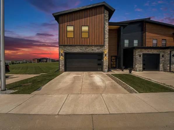 268 Nomo Pl, Crown Point, IN 46307