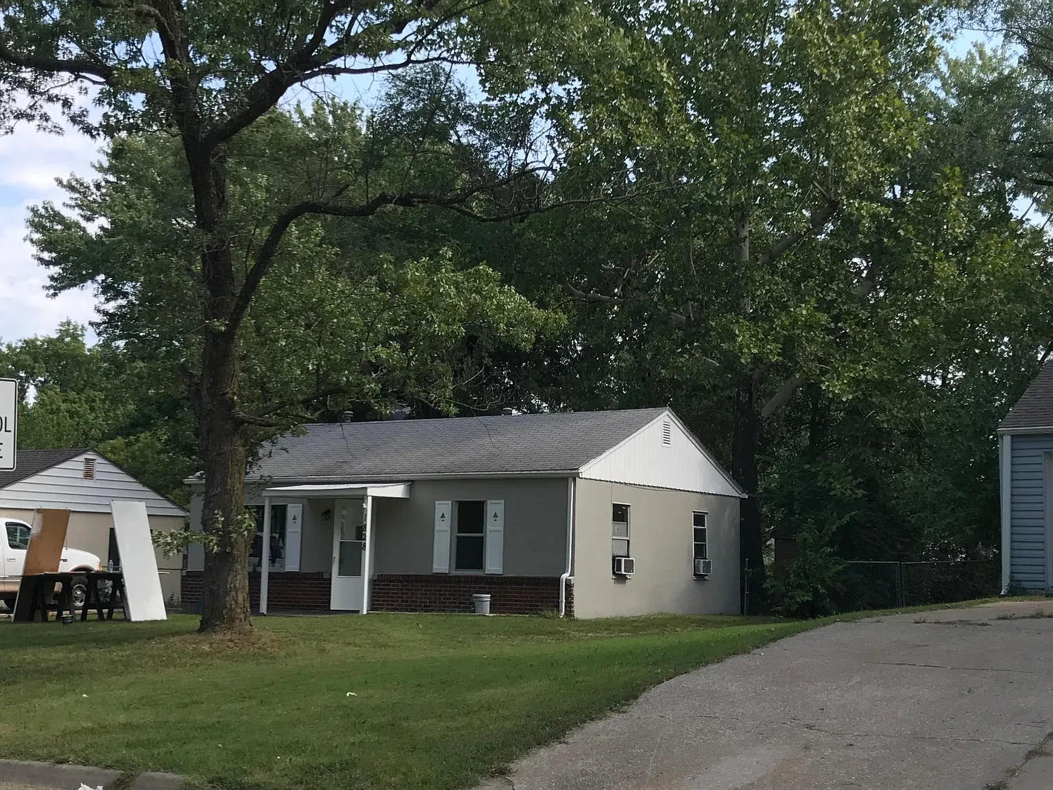 2 bed, 660 sqft, $900 — Photo 1