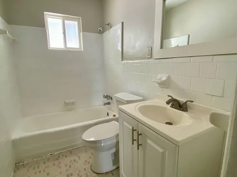 Oak Pointe Apartments — Photo 16