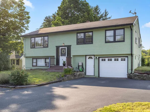 77 Knox Marsh Road, Dover, NH 03820