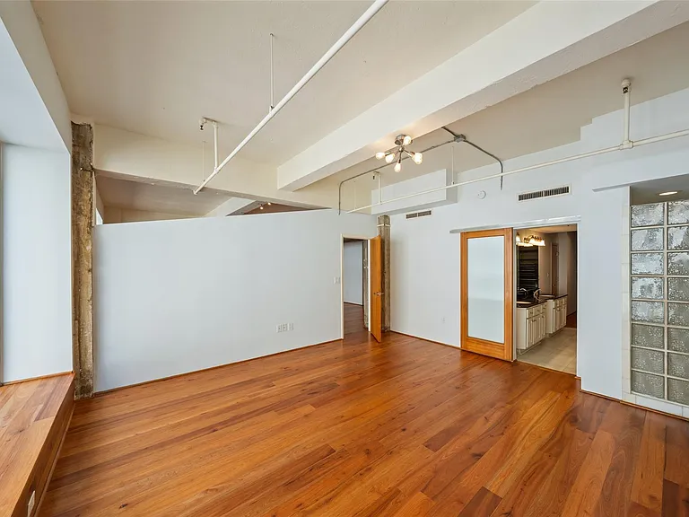 711 Main St #601 — Photo 10