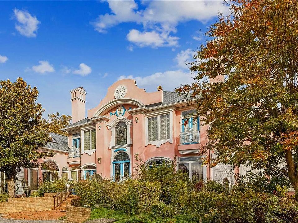 1st image of 220 Old Steamship Rd