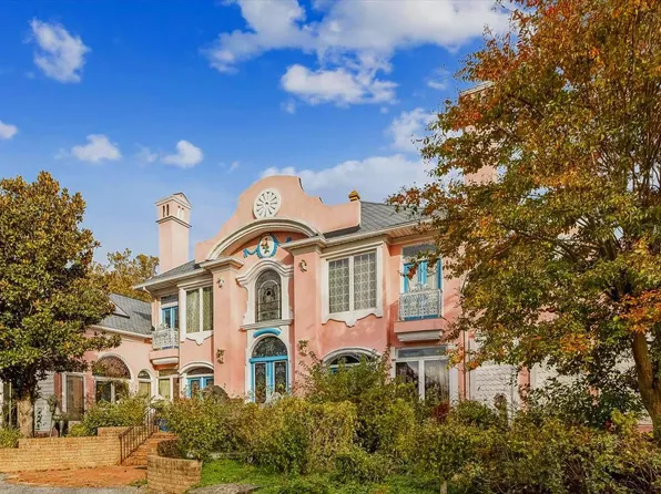 220 Old Steamship Rd, Stevensville, MD 21666