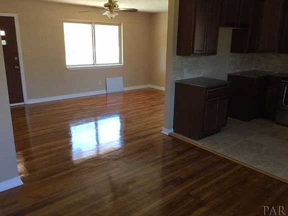 4th image of 306 N 58th Ave
