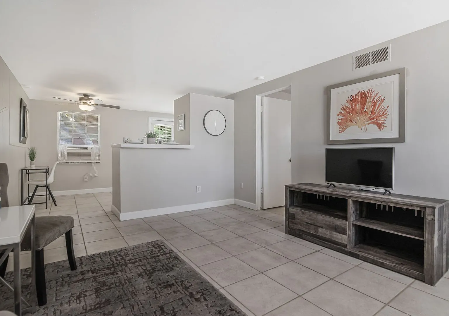Move-In Ready 1BR/1BA Duplex in Brandon, FL $1,250/Month, Across from Brandon Mall — Photo 2