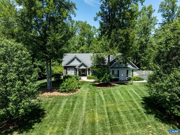 527 Hancock Dr, Ruckersville, VA 22968