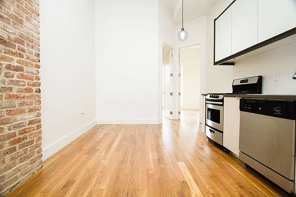 Rented by Nooklyn NYC LLC | media 25