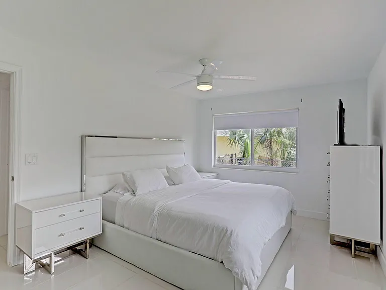 7115 Venetian Way — Photo 11