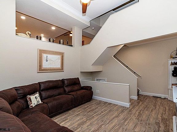 2nd image of 1301 Haven Ave #B