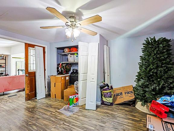 4th image of 622 River Bend Rd.