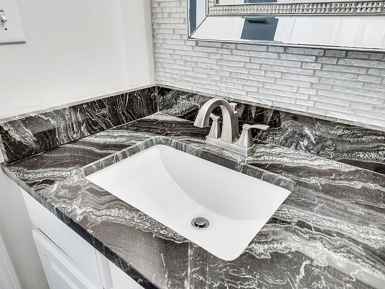 209 Shadow Glen Dr — Photo 23