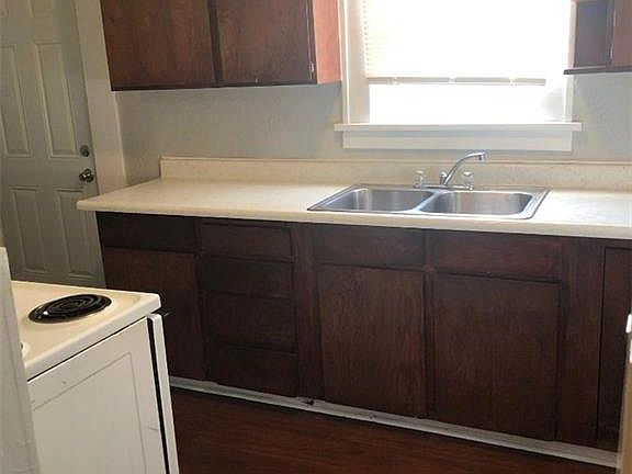 5th image of 404 SW 23rd St #406