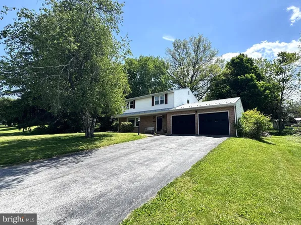 347 Summit Dr, Lewistown, PA 17044