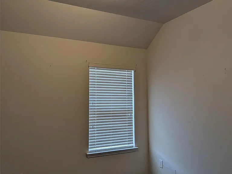 13319 Lansdown St — Photo 18