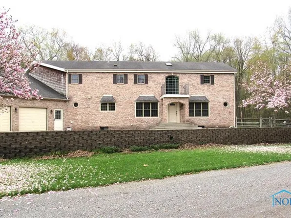 2305 Wilkins Rd, Swanton, OH 43558
