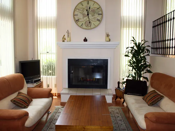 15738 Devonshire St, Granada Hills, CA 91344