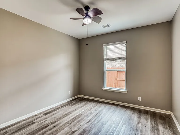 614 Companion Dr — Photo 14