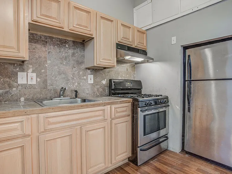 119 S Wolfe St — Photo 6