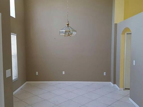 3rd image of 7006 Cohasset Cir
