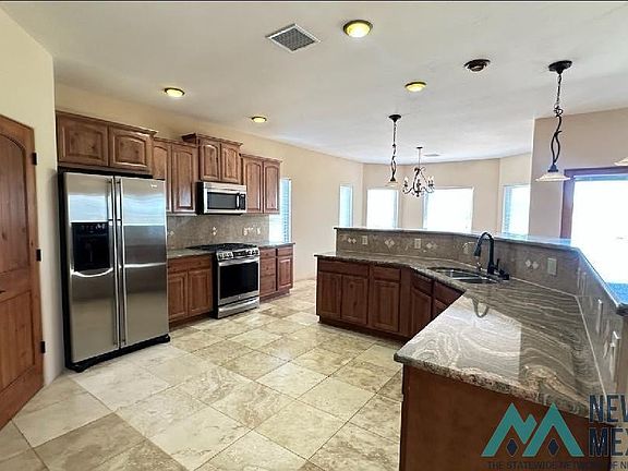 2nd image of 106 La Punta Rd