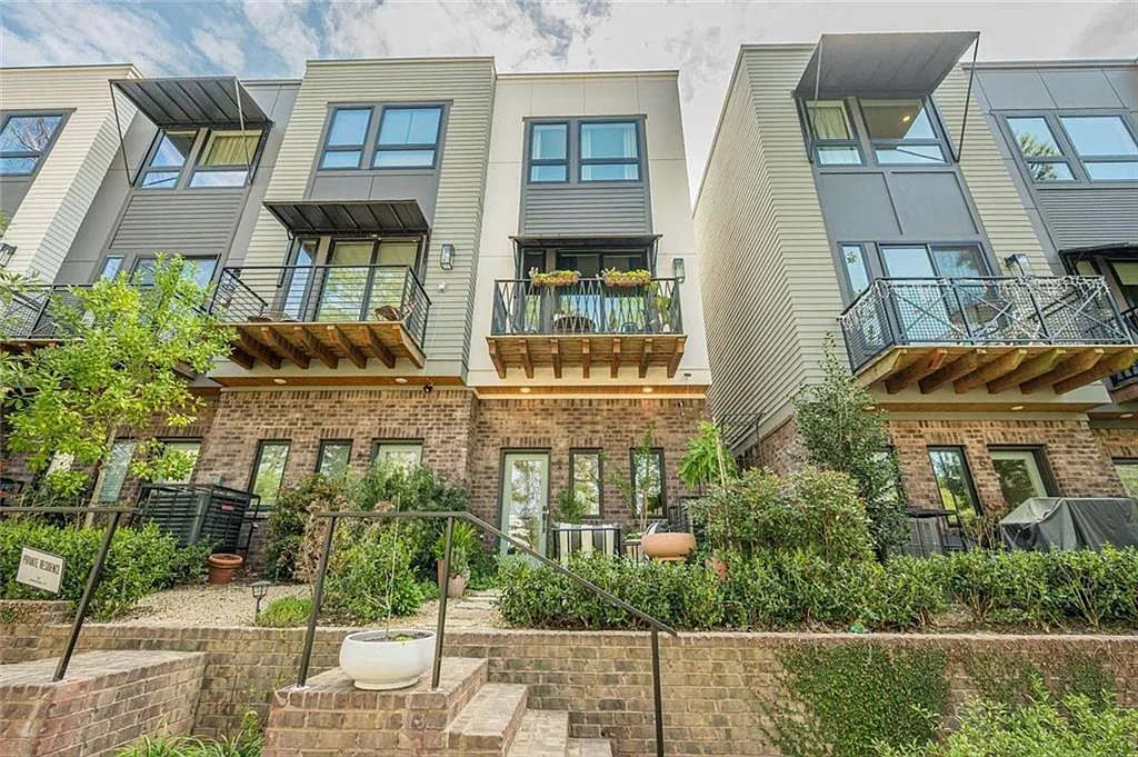 3 bed, 4.0 bath, 1700 sqft, $4,650 — Photo 1