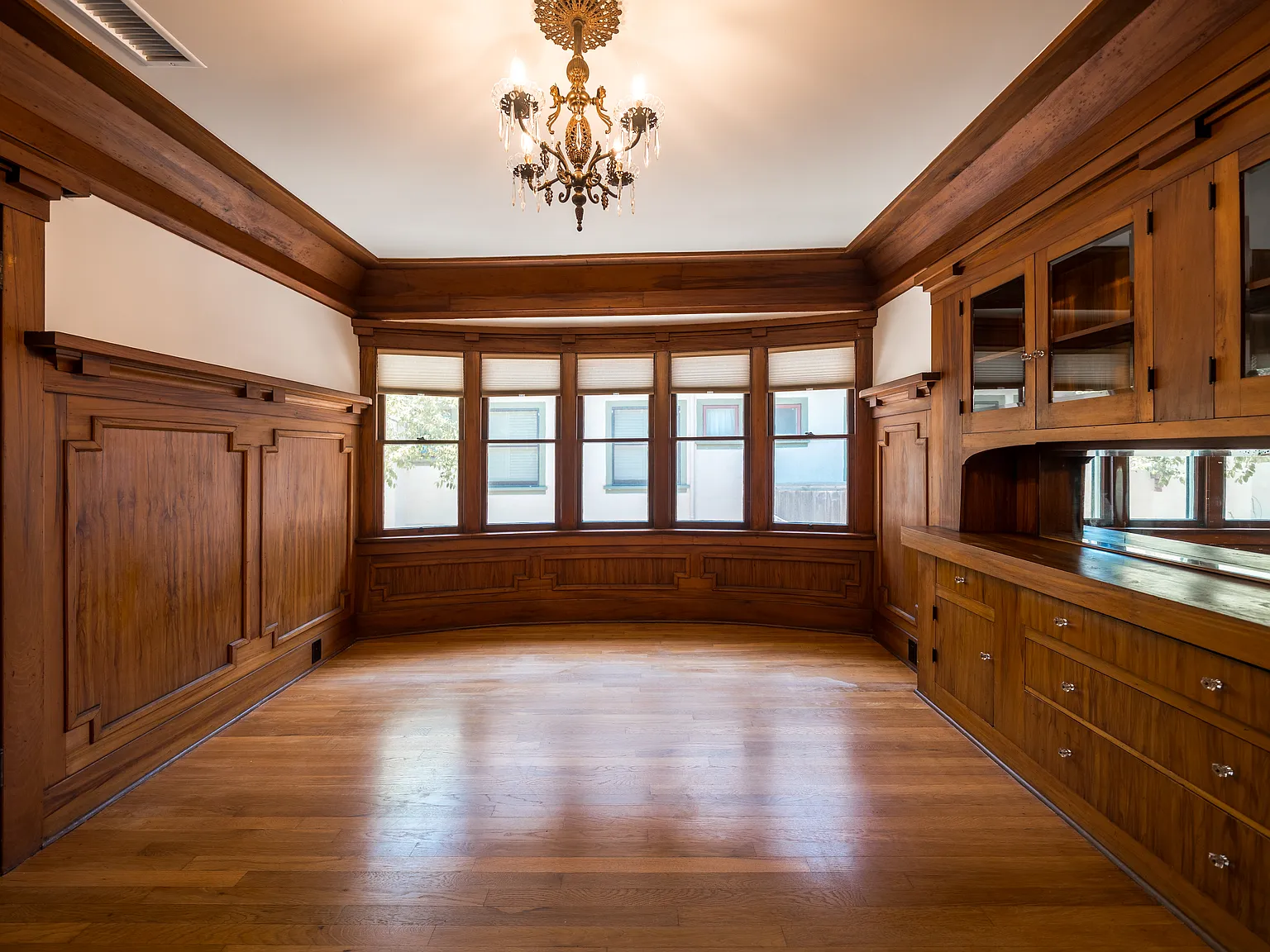 3 bed, 1400 sqft, $6,100 — Photo 4