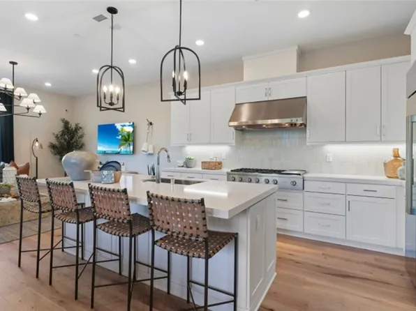 27124 Skyland Way, Valencia, CA 91355