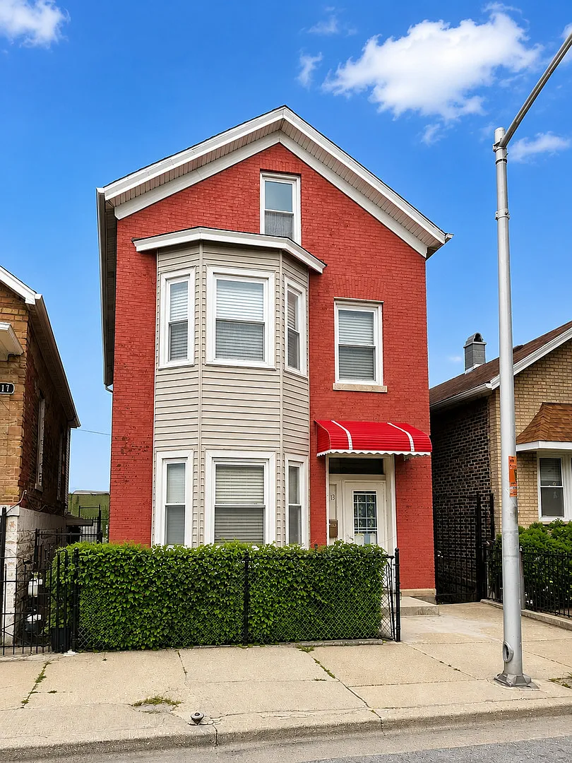 2 bed, 650 sqft, $1,450 — Photo 1