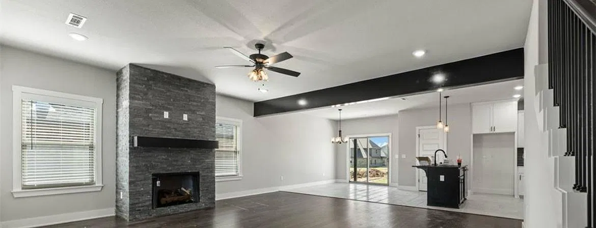4 bed, 2350 sqft, $2,300 — Photo 4