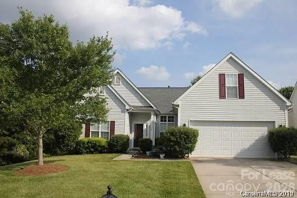 3 bed, 2.0 bath, 1945 sqft, $2,500 — Photo 1