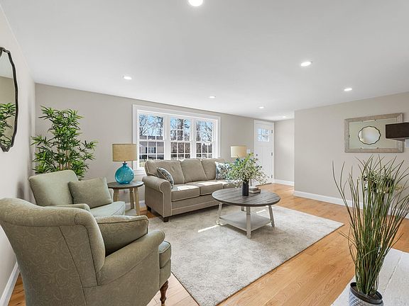 4th image of 86 Pompano Road