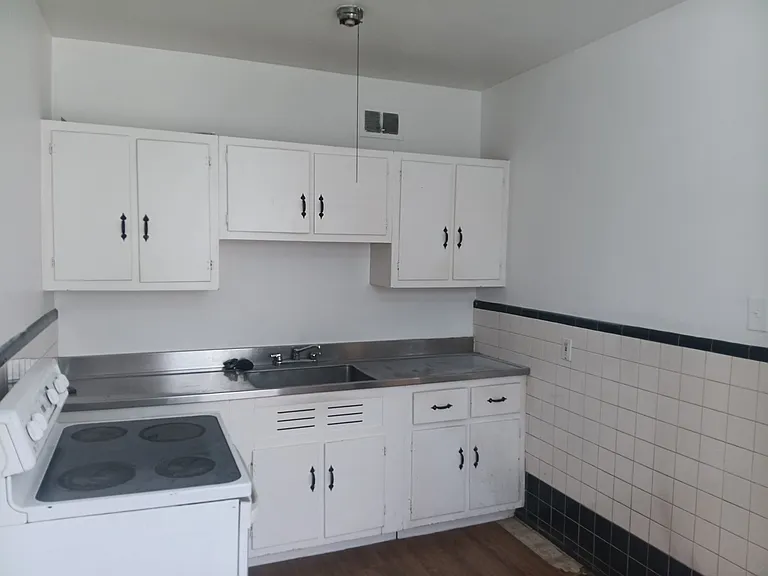 8115 Roxburgh Dr #1 — Photo 2