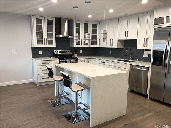 3rd image of 5454 Zelzah Ave APT 108