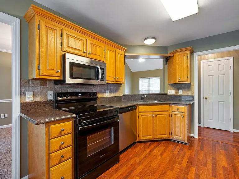 7037 Mooreland Ct — Photo 13