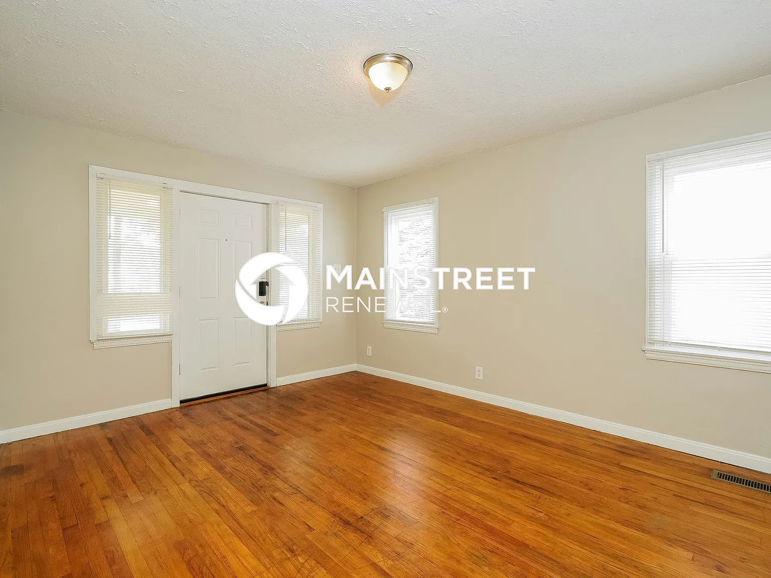 4568 Young Ave — Photo 3