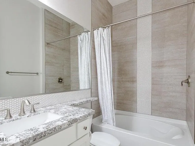 4390 Noble Dr — Photo 9