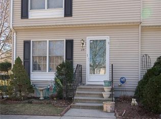 25 Wood Hollow Ln, Rumford, RI 02916