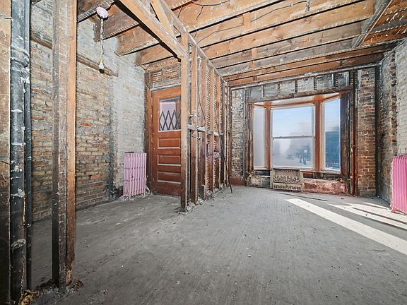 4th image of 3549 S Indiana Ave
