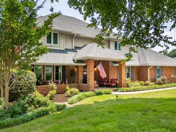 328 S Mission Ridge Dr, Rossville, GA 30741