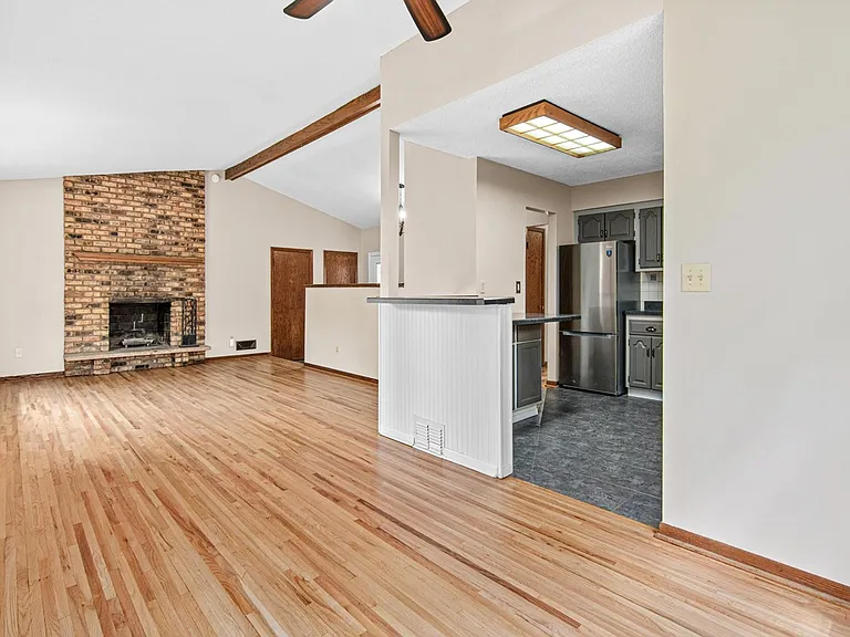 3225 Lanewood Ln N — Photo 10