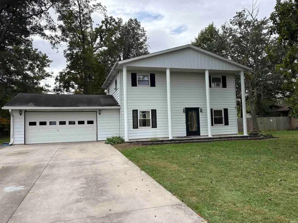 402 E Jackson St, Farmland, IN 47340