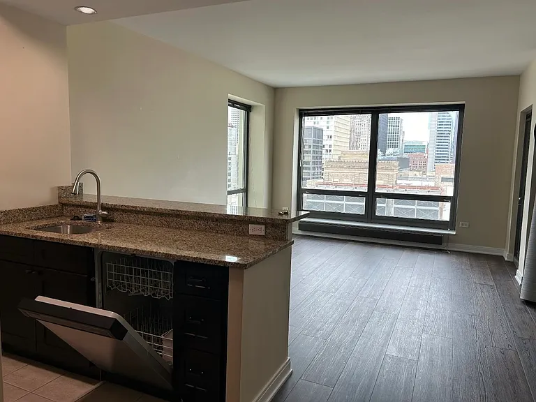 130 N Garland Ct #2408 — Photo 3