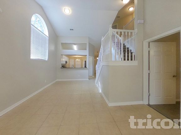 3rd image of 1627 Chatham Cir
