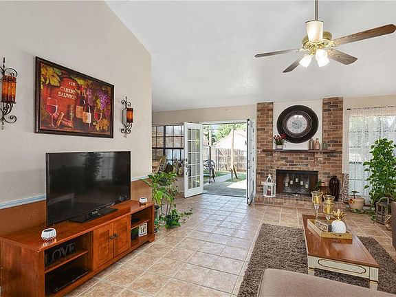 3rd image of 1049 Opal Dr