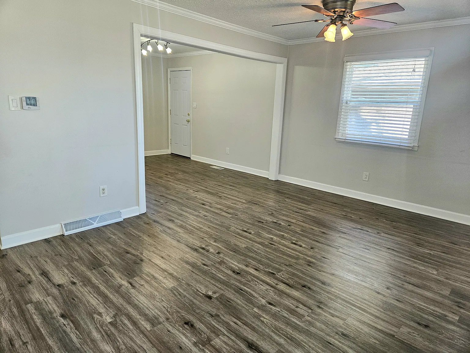 2 bed, 1100 sqft, $1,800 — Photo 2