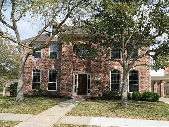 2nd image of 2202 Fairwater Park Dr