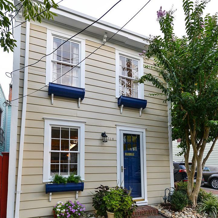 1st image of 718 S Fairfax St