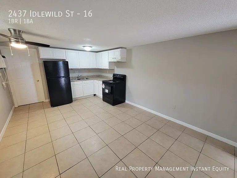 2437 Idlewild St #16 — Photo 5